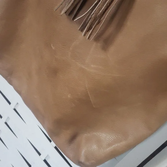 Fredd & Basha tan flap saddle crossbody sac bag - Picture 7 of 8